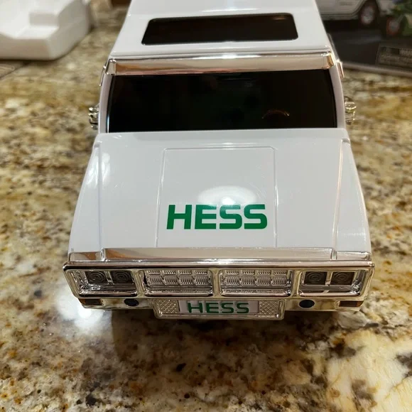 2004 Hess 40 anniversary sport utility vehicle & motorcycles nwt - Picture 6 of 7